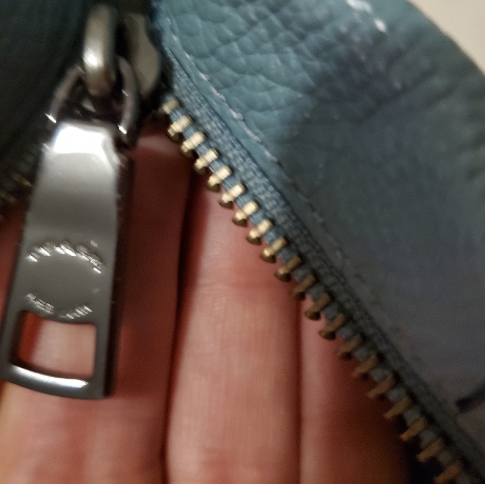 Coach purse - Picture 4 of 10